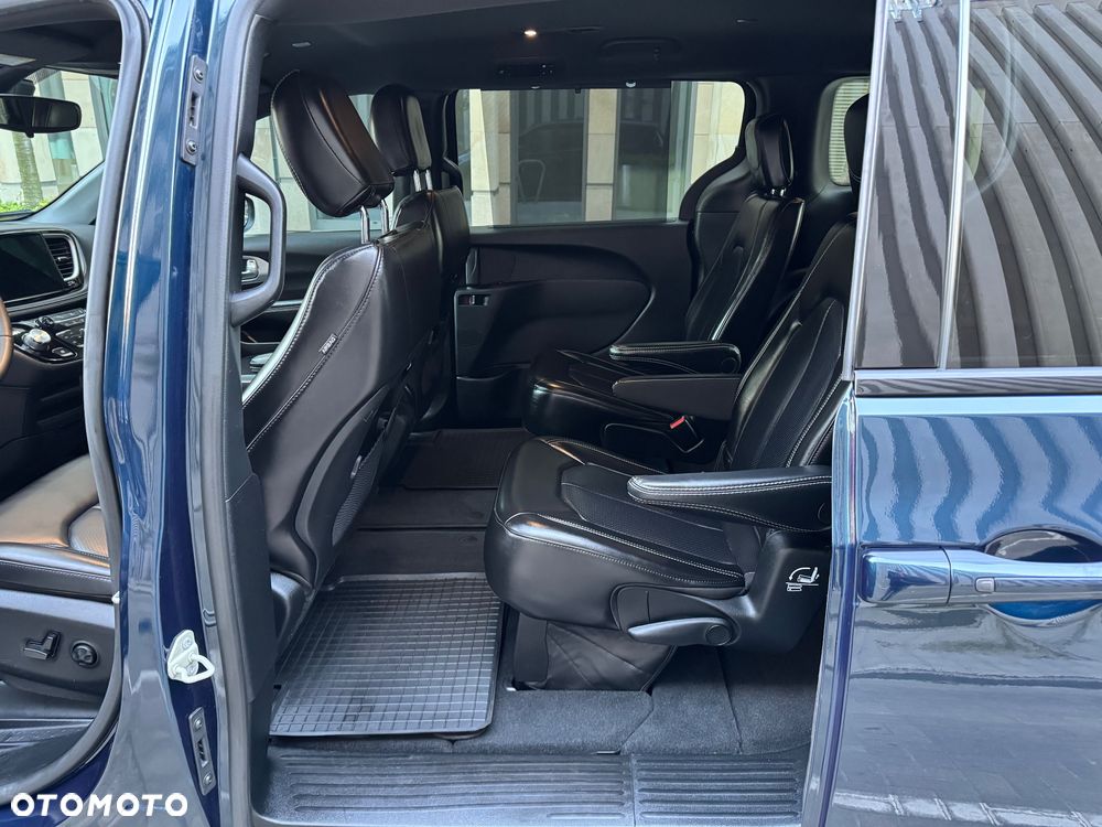 Chrysler Pacifica - 18