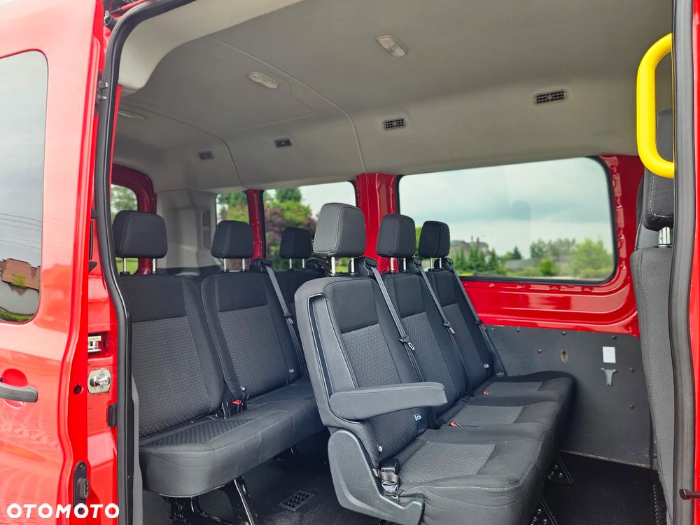 Ford Transit Kombi L2H3 Limited - 20