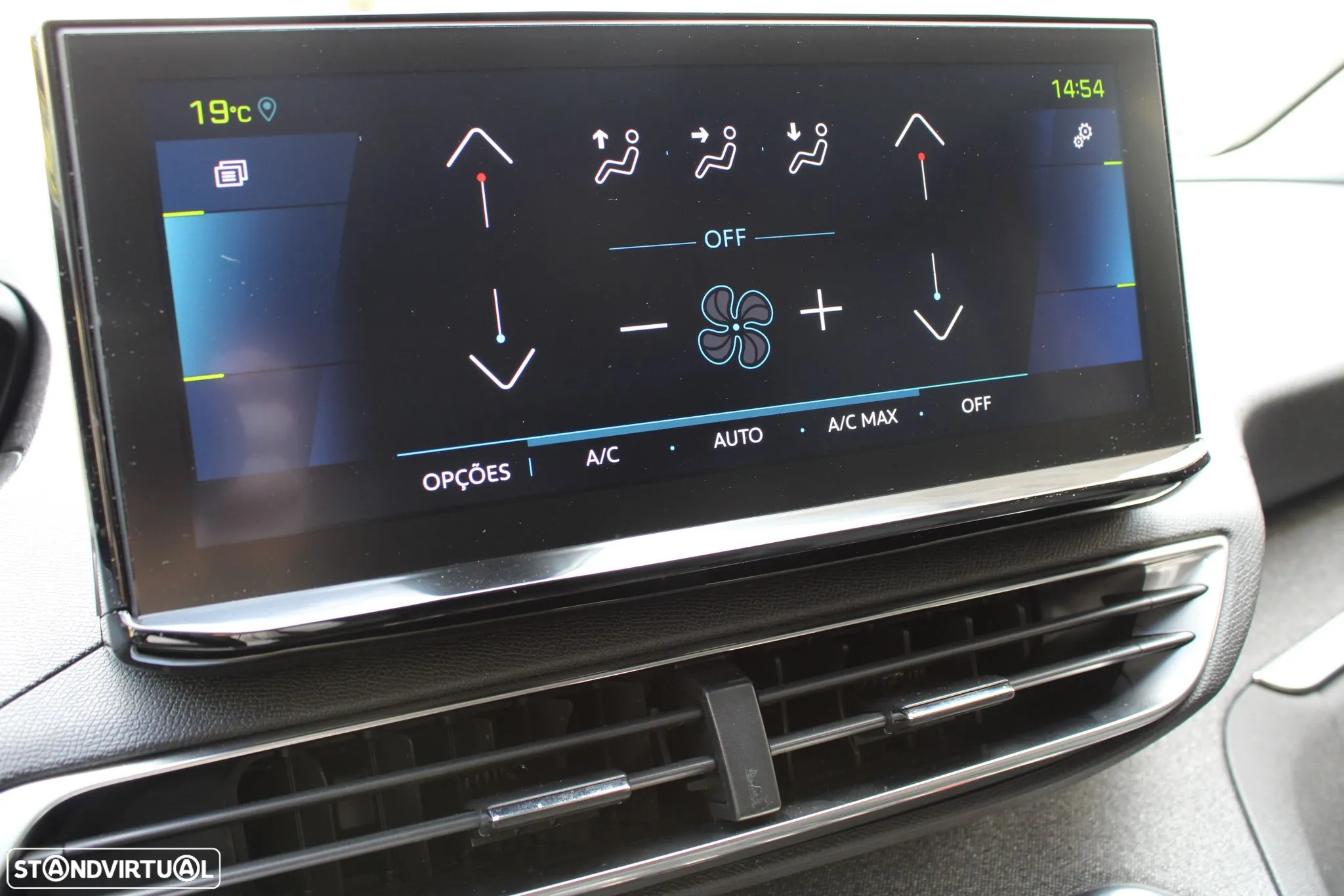 Peugeot 3008 1.6 Hybrid Allure Pack e-EAT8 - 33