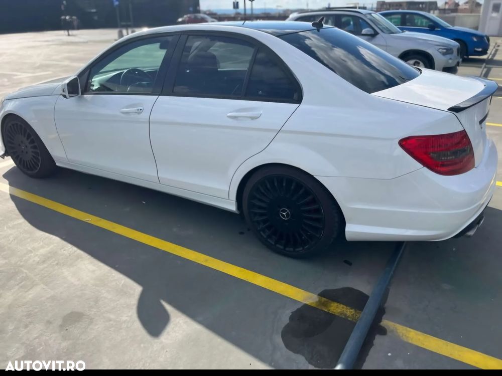 Mercedes-Benz C - 4