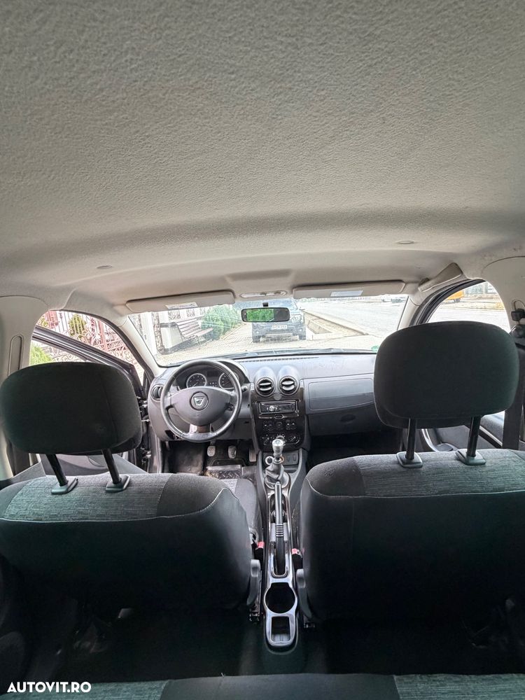 Dacia Duster 1.6 4x4 Prestige - 26