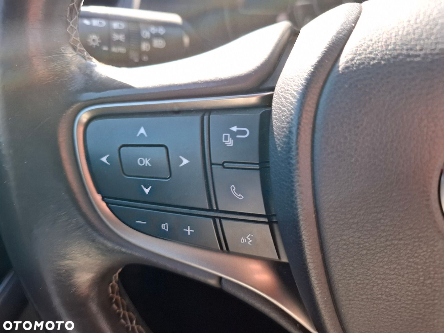 Lexus UX 200 Optimum 2WD - 34