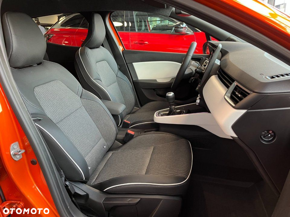 Renault Clio - 10