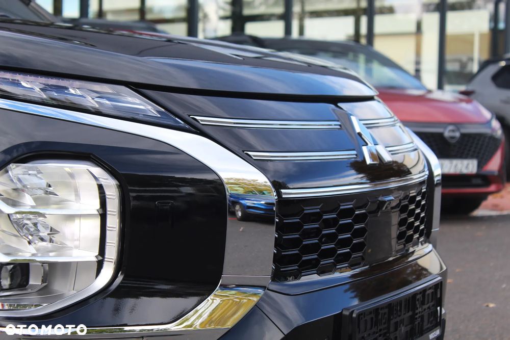 Mitsubishi Outlander - 10