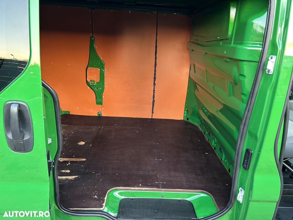 Renault Trafic - 21