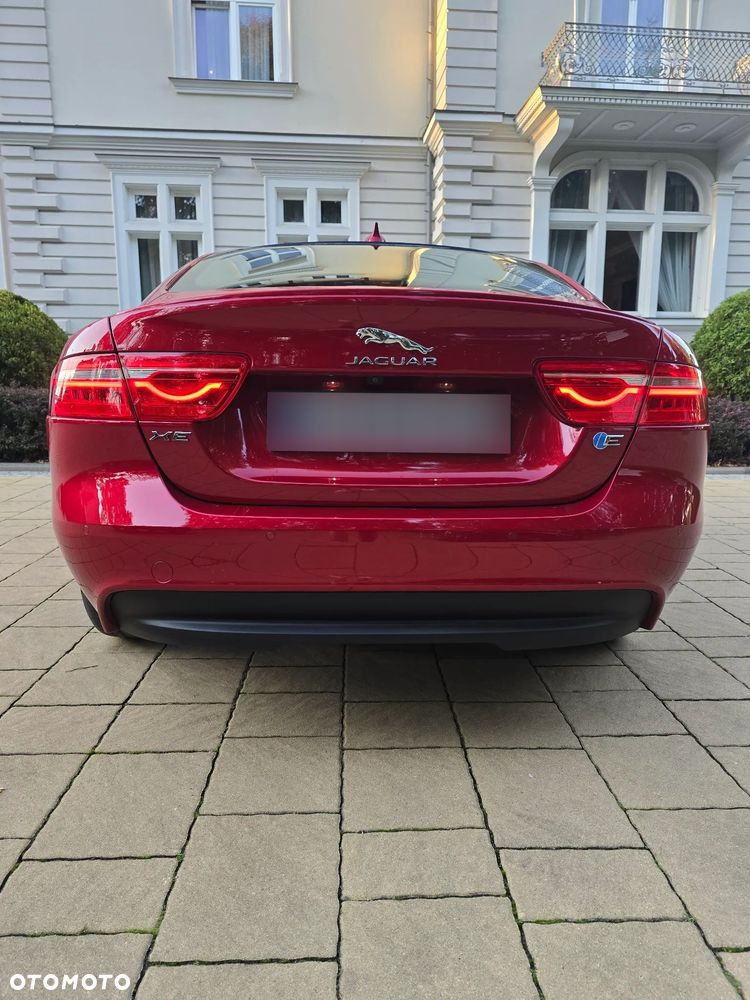 Jaguar XE 2.0 D R-Sport - 21