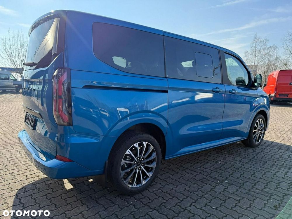 Ford Tourneo Custom - 2