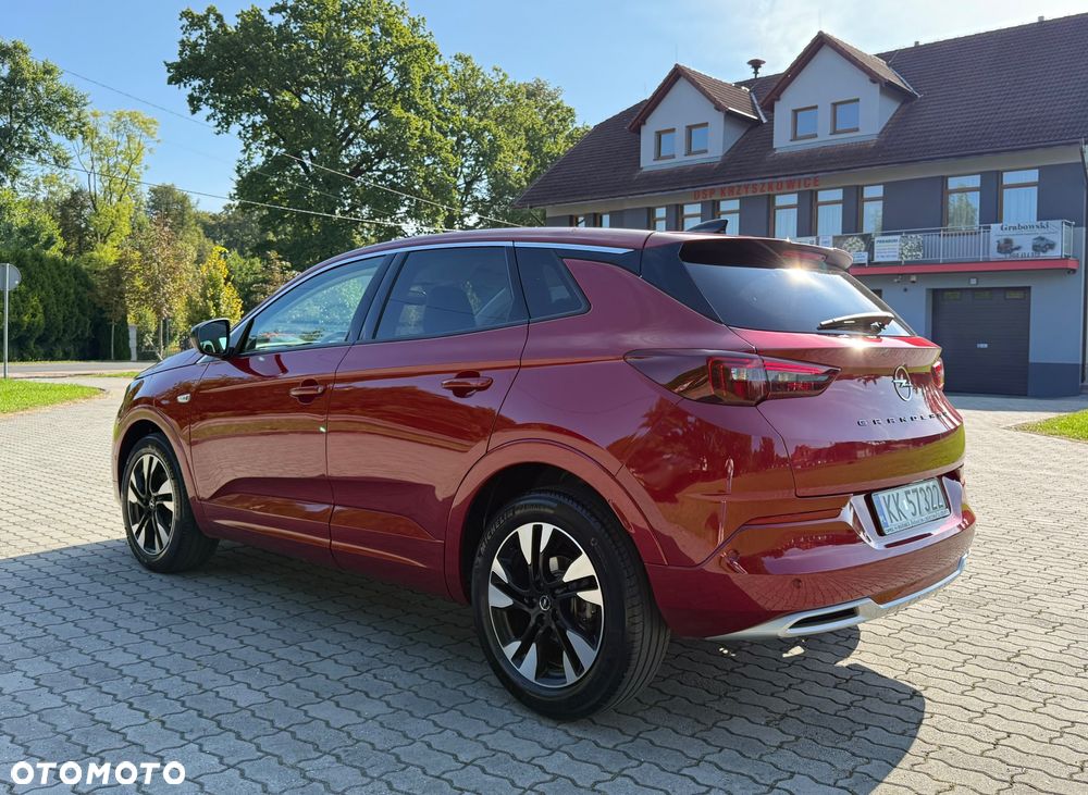 Opel Grandland X 1.2 T GPF Design&Tech S&S - 8