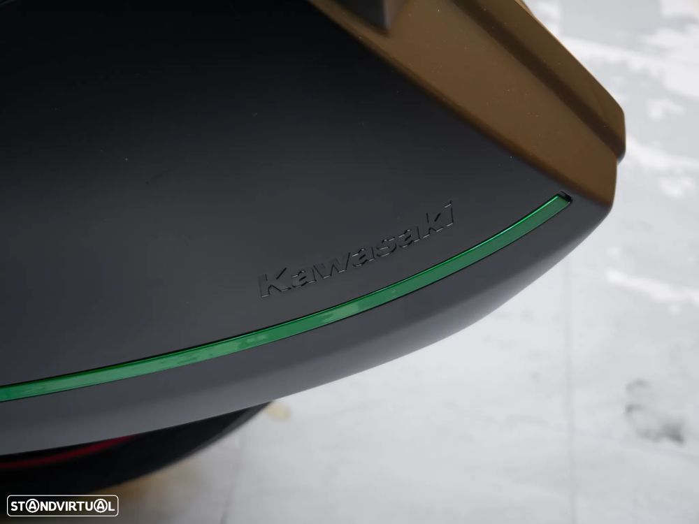 Kawasaki Z Z1000SX - 12