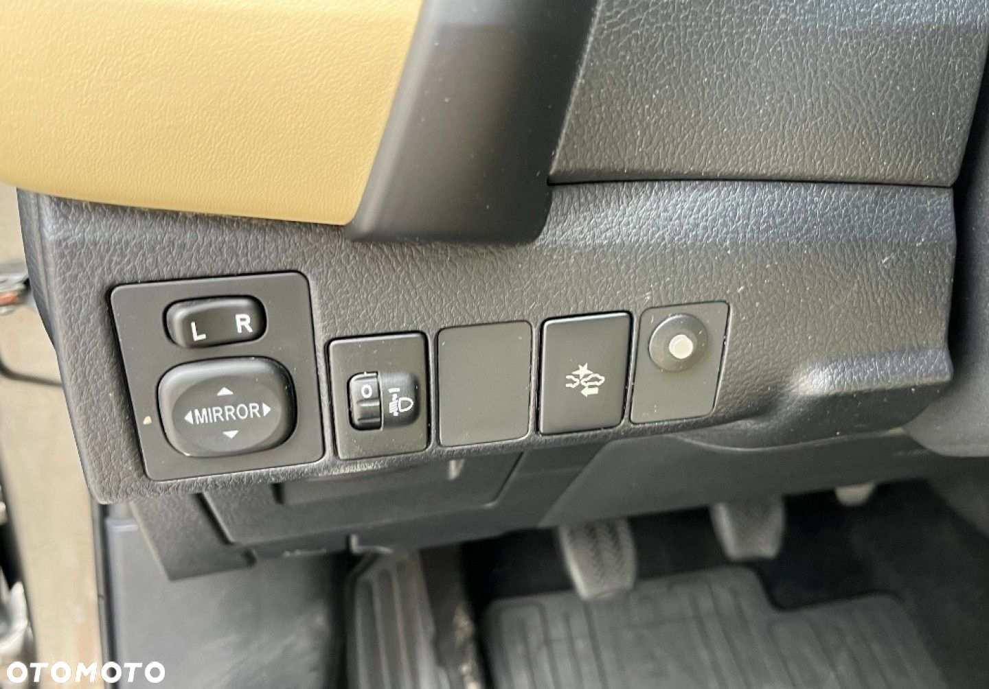 Toyota Corolla - 27