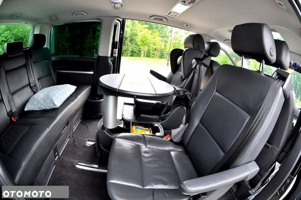 Volkswagen Multivan - 10