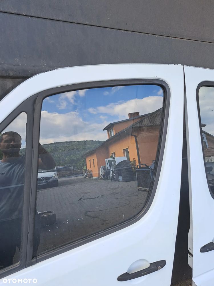 Mercedes Sprinter W906 drzwi prawy przód bez rdzy - 2