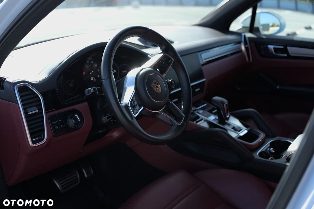 Porsche Cayenne S Platinum Edition - 12