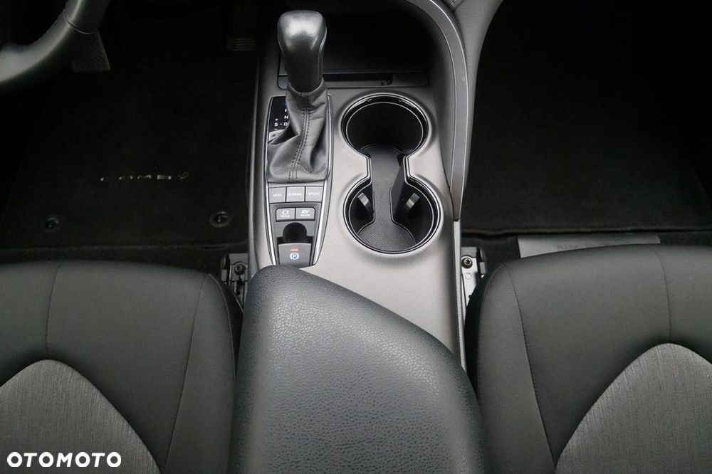 Toyota Camry 2.5 Hybrid Comfort CVT - 11