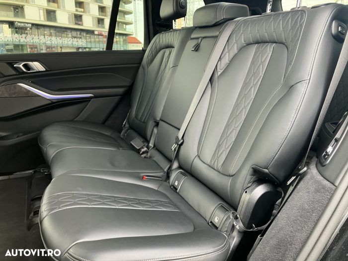 BMW X7 M60i xDrive AT MHEV - 14