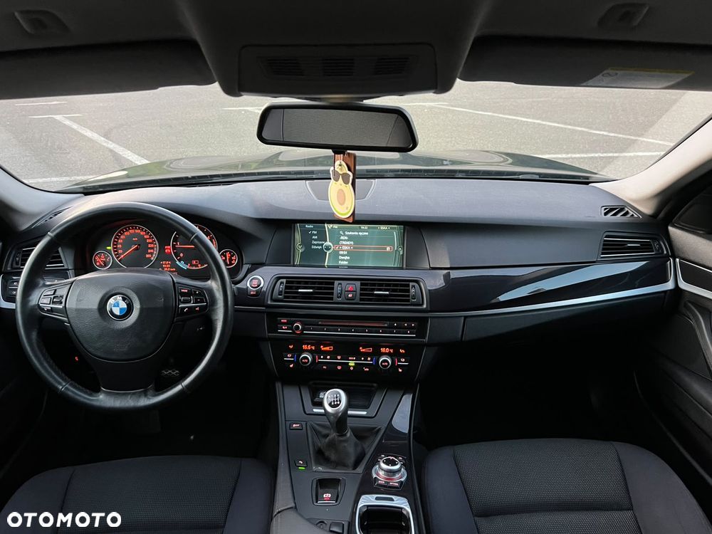 BMW Seria 5 520d Luxury Line - 17