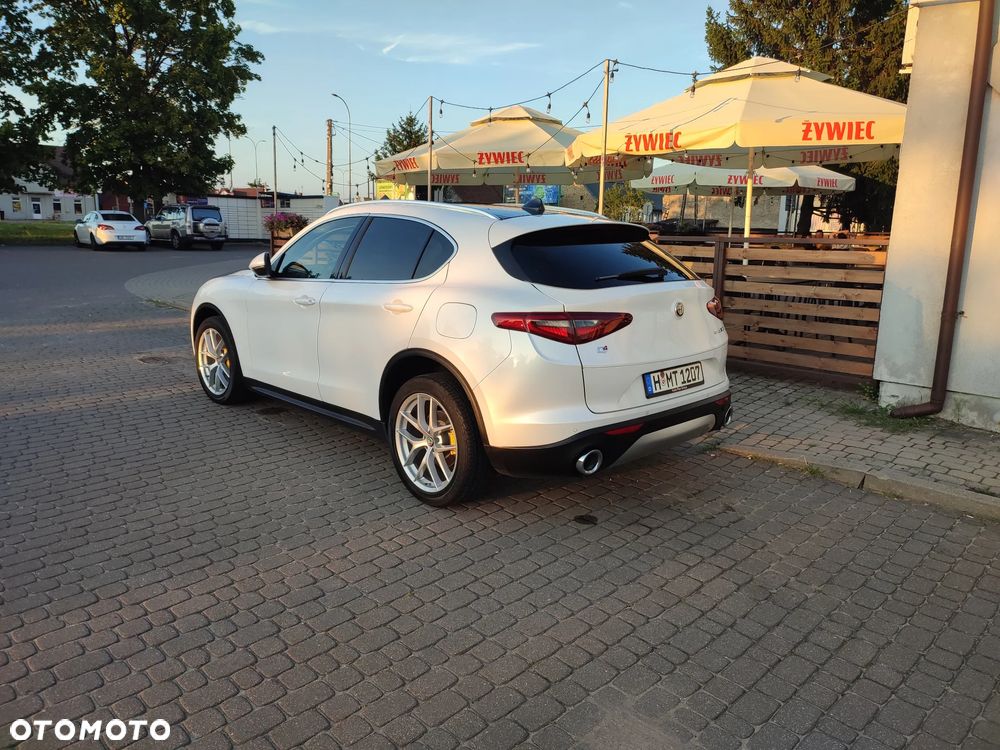 Alfa Romeo Stelvio 2.0 Turbo 16V AT8-Q4 Executive - 23