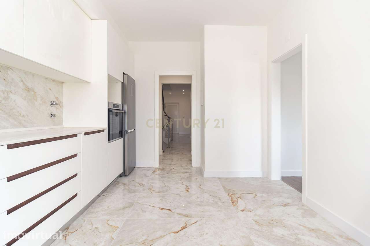 Condominio Fechado Moradia Nova T3 +Sotão e Garagem Canto Pinheiro - Grande imagem: 4/36