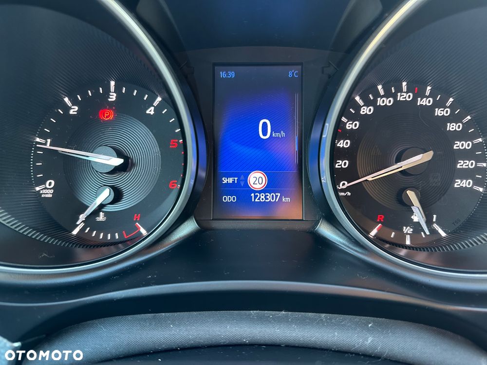 Toyota Avensis 2.0 D-4D Premium - 24