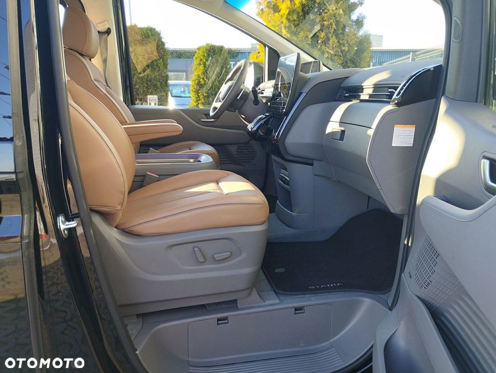Hyundai Staria 1.6 T-GDI HEV Luxury - 11