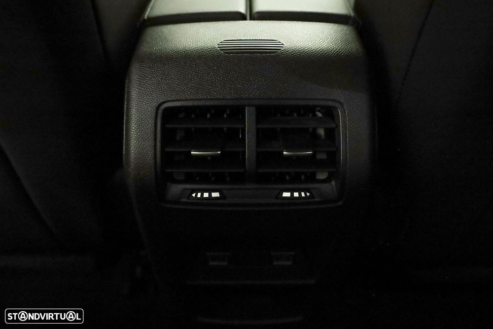 Peugeot 408 1.6 Hybrid Allure e-EAT8 - 25