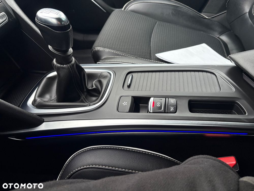 Renault Megane ENERGY TCe 130 BOSE EDITION - 38