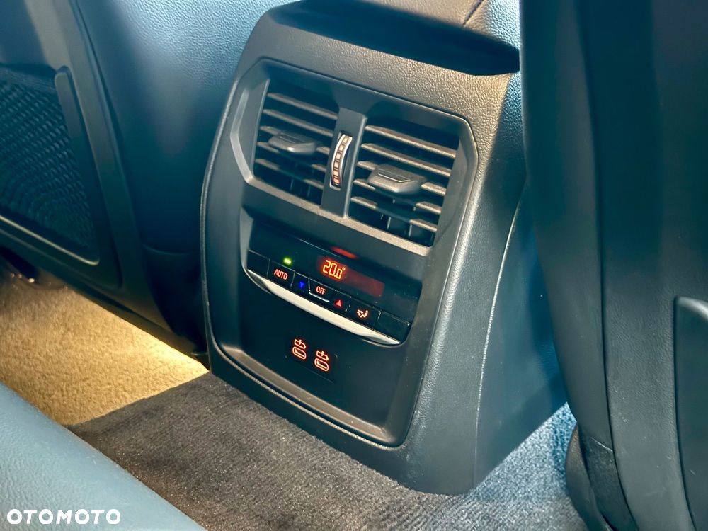 BMW Seria 3 330i M Sport sport - 22