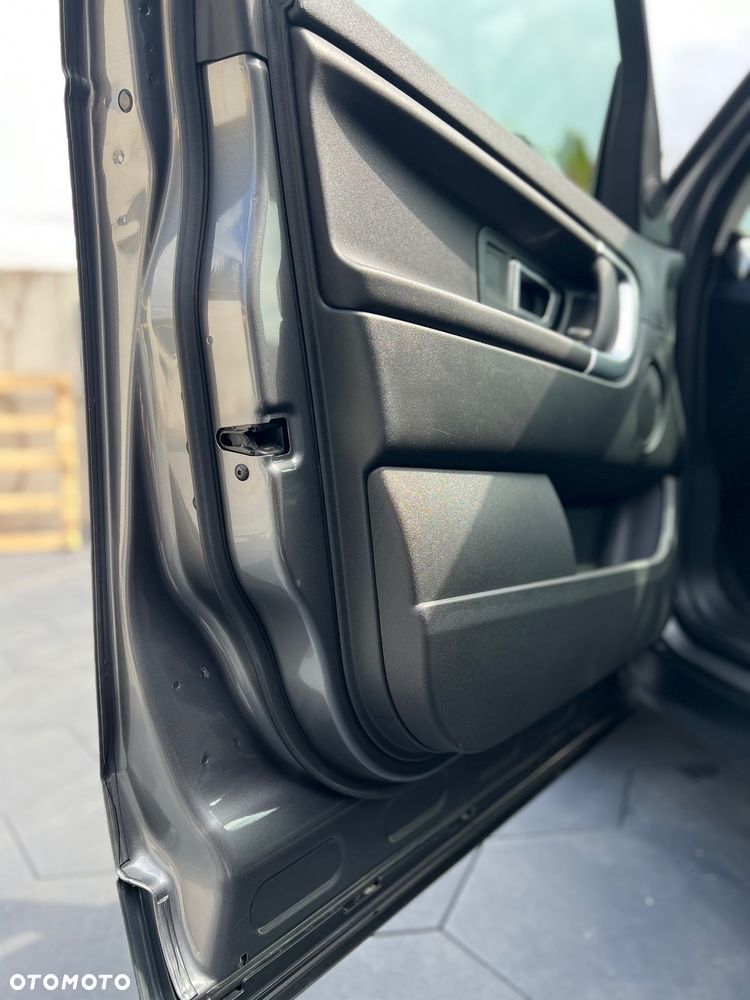 Land Rover Discovery Sport 2.0 TD4 HSE Luxury - 31