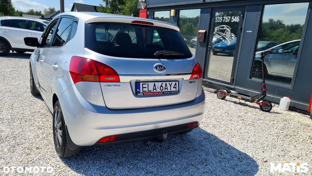 Kia Venga - 32