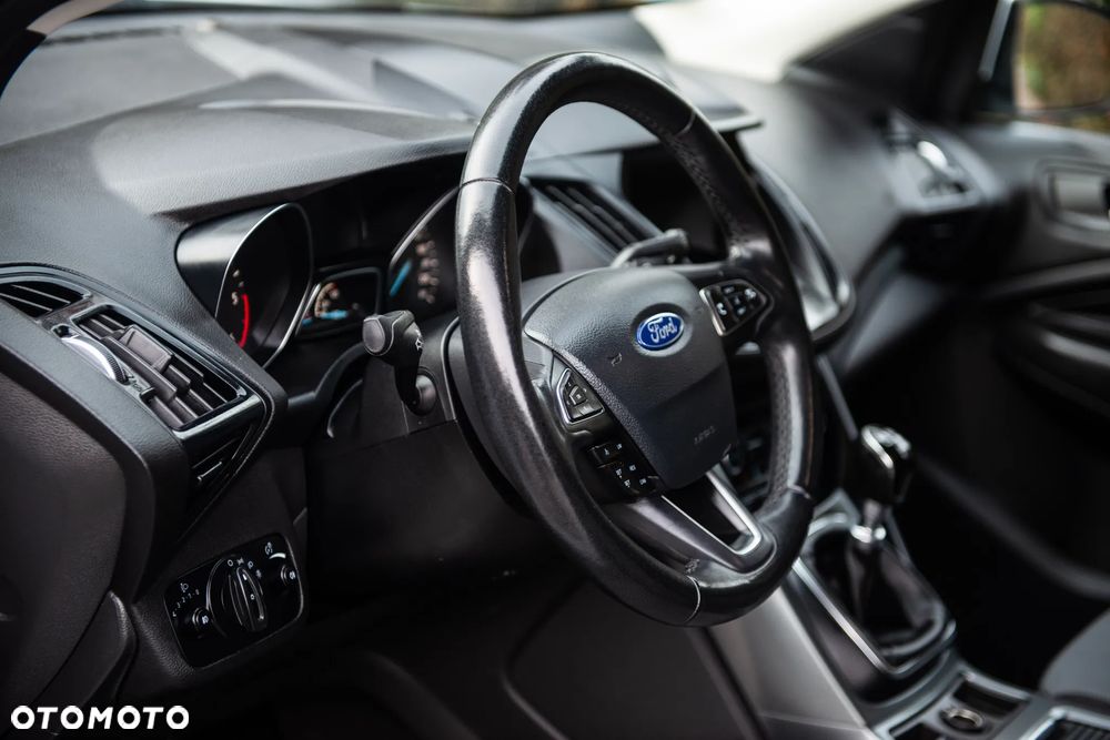 Ford Kuga 2.0 TDCi 2x4 Titanium - 20