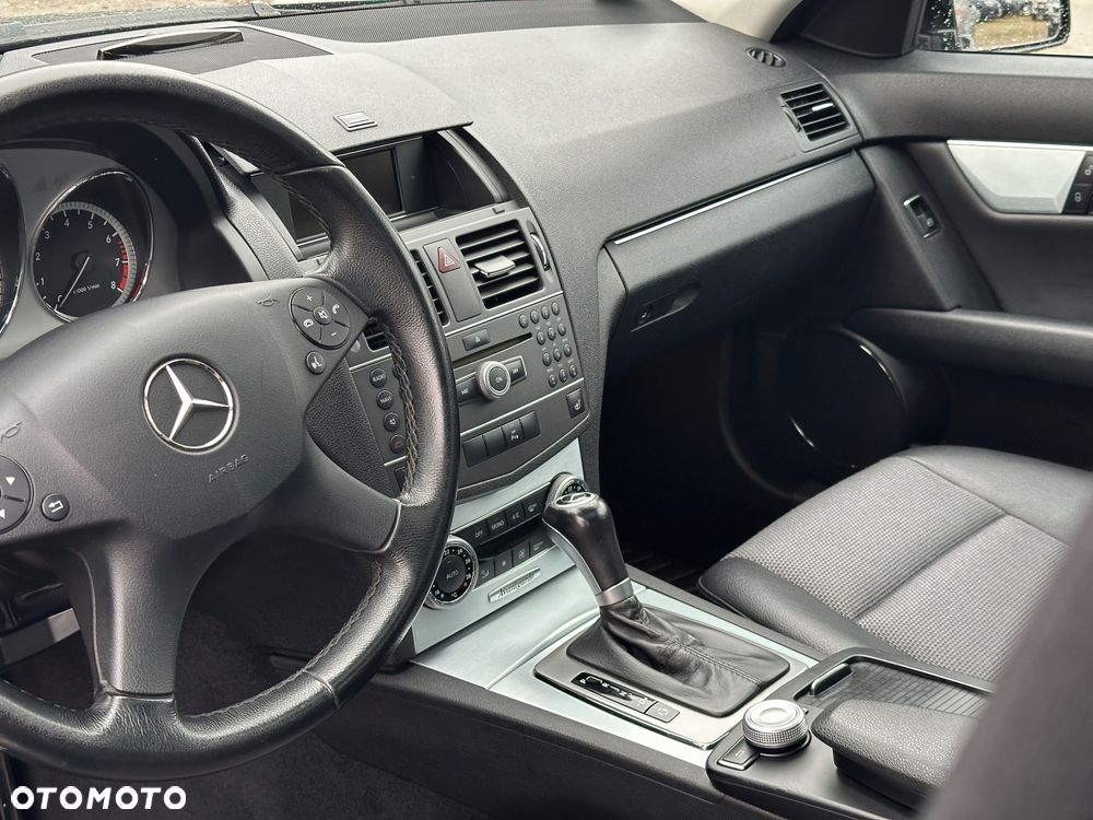 Mercedes-Benz Klasa C 180 T BlueEFFICIENCY 7G-TRONIC Avantgarde - 18