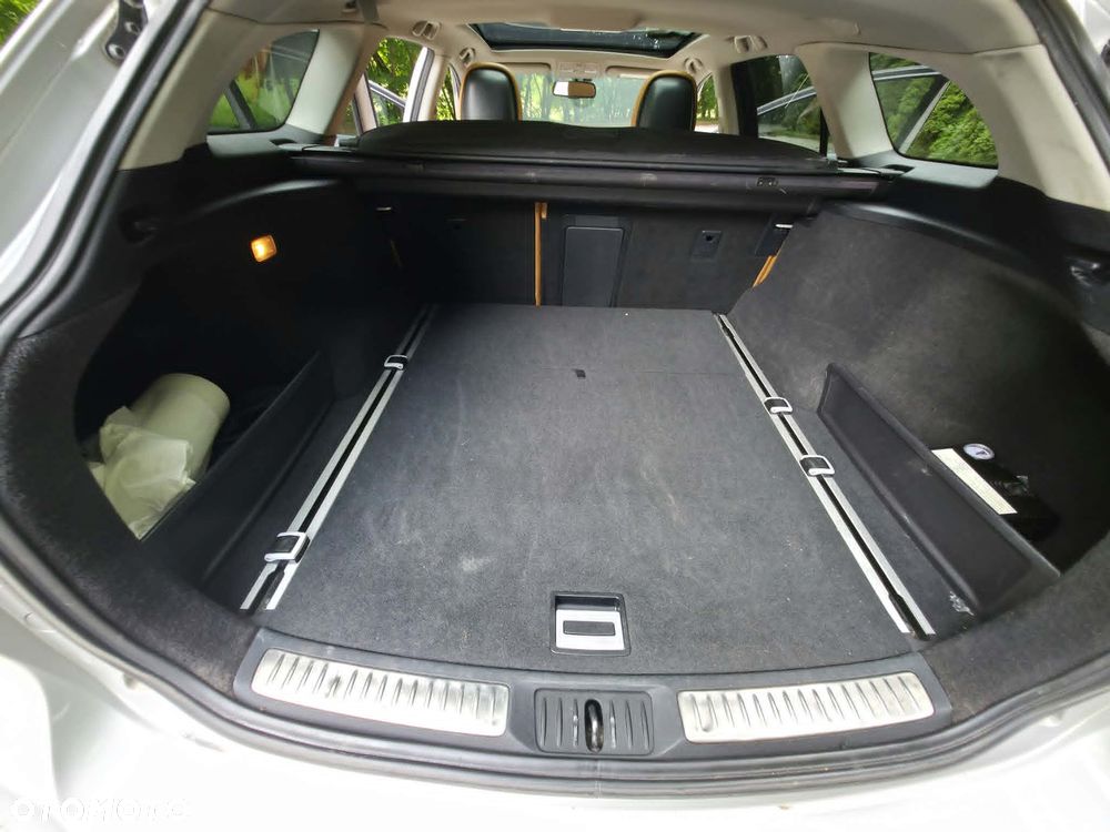 Toyota Avensis 1.8 Premium EU5 - 23