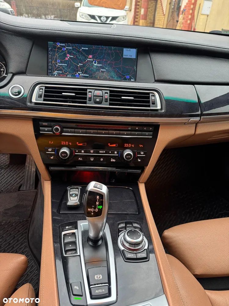 BMW Seria 7 - 28