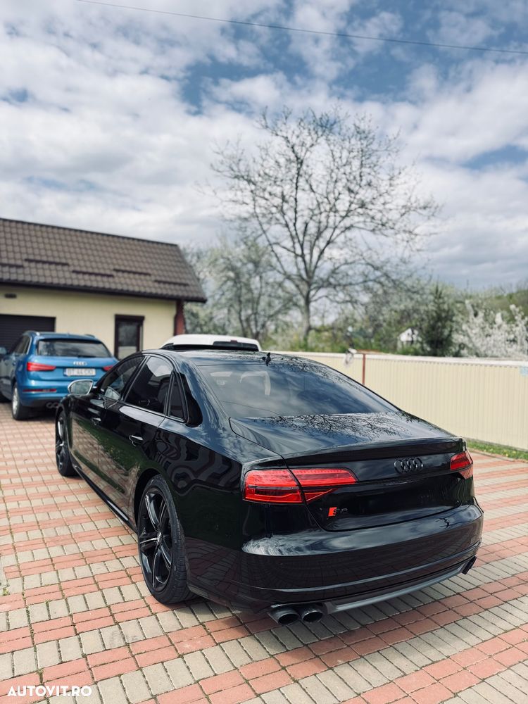Audi S8 - 9