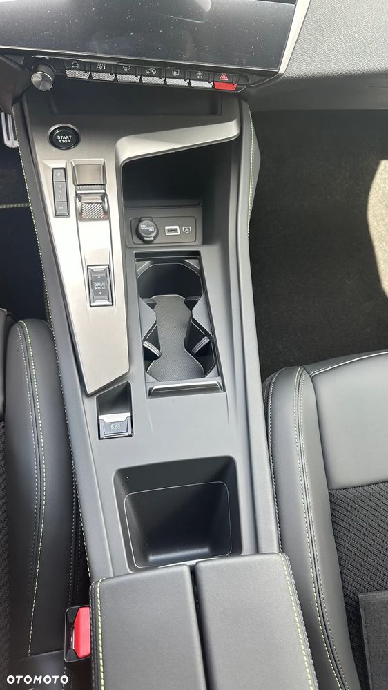 Peugeot 308 1.2 mHEV GT S&S e-DCS6 - 15