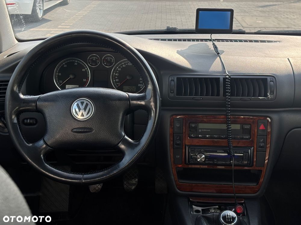 Volkswagen Passat - 17