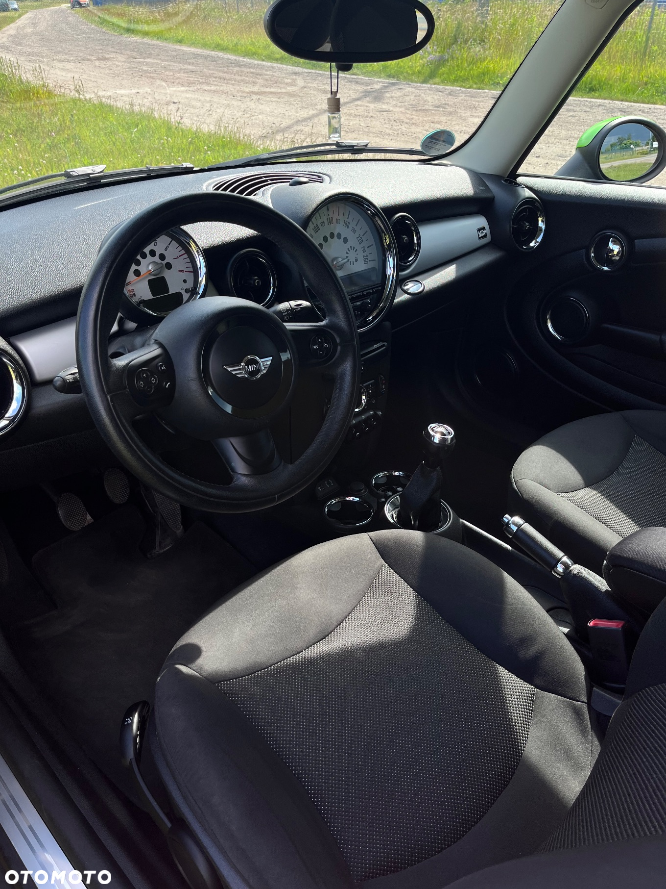 MINI ONE - 7