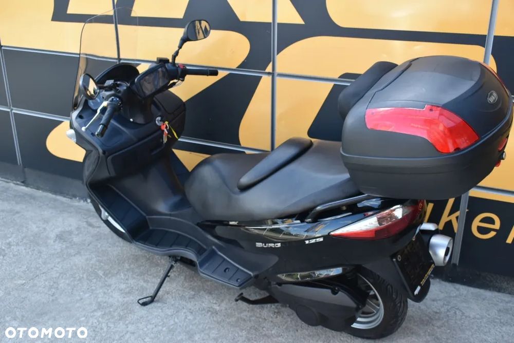 Suzuki Burgman - 9