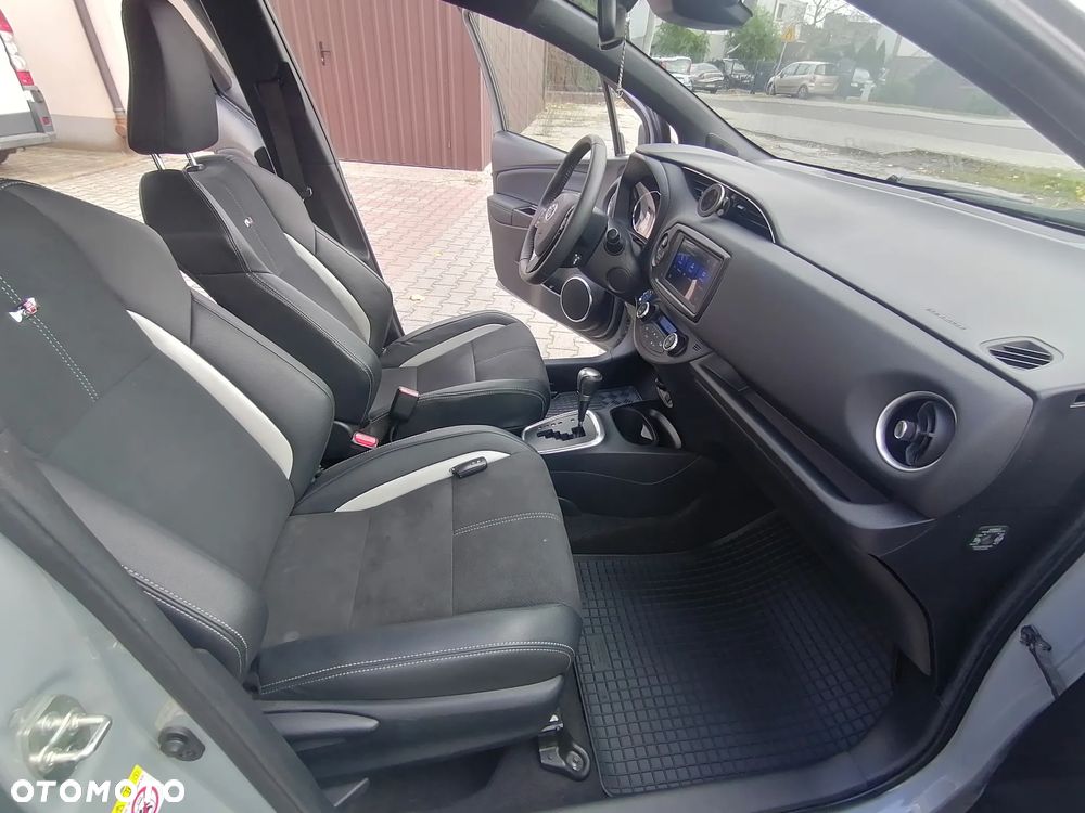 Toyota Yaris Hybrid 1.5 VVT-i - 31