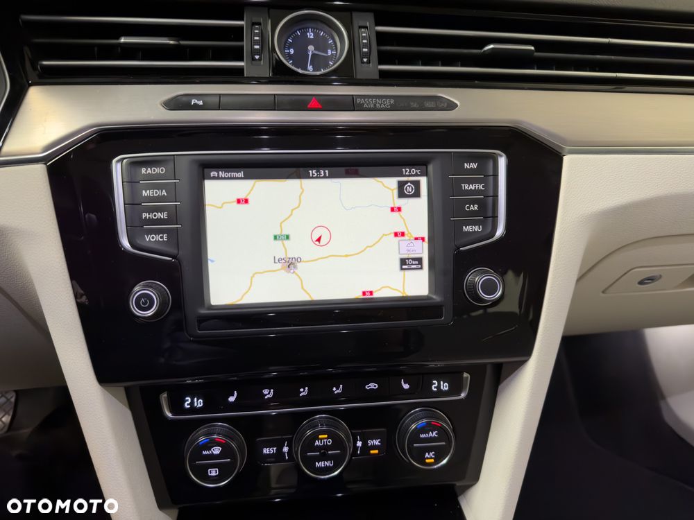 Volkswagen Passat 1.4 TSI BMT ACT Highline - 28