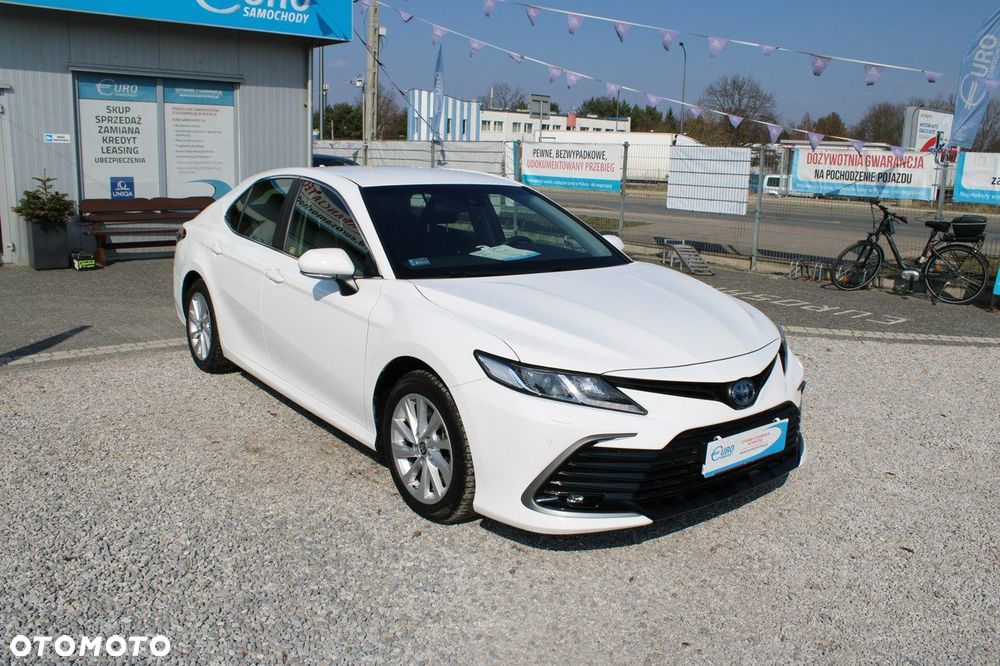 Toyota Camry - 5