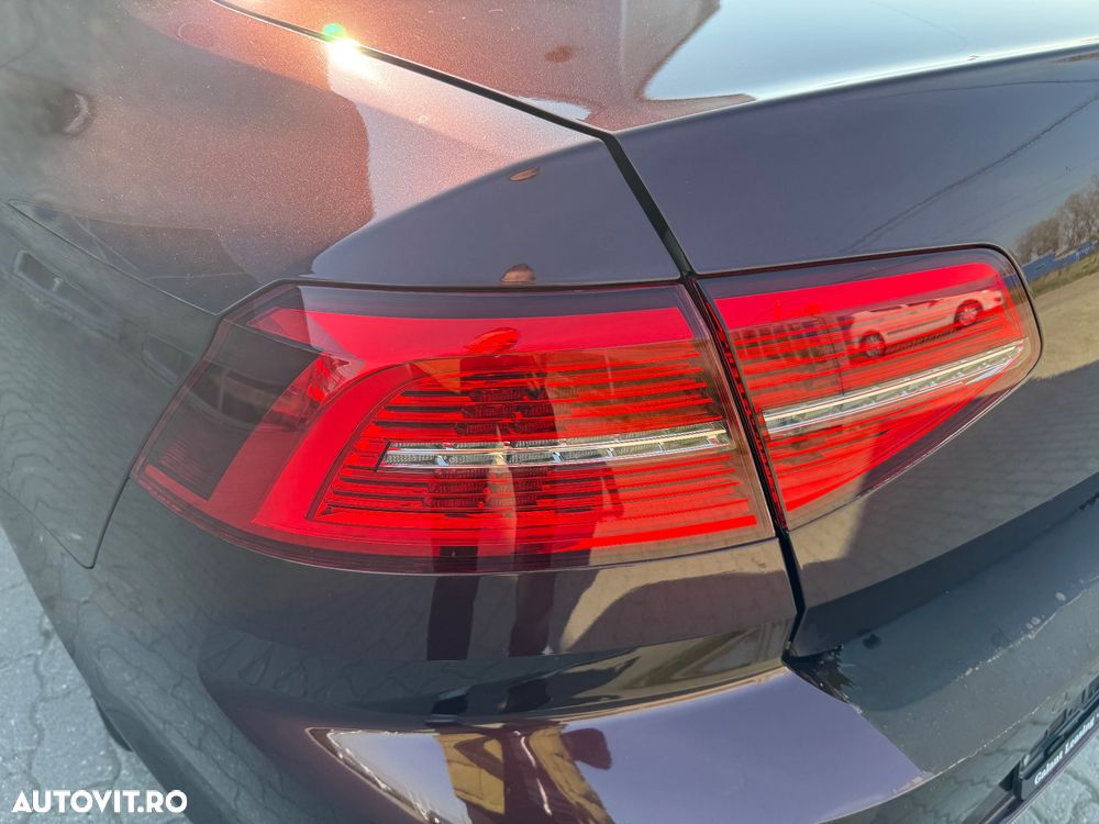 Volkswagen Passat 2.0 TDI DSG Highline - 36