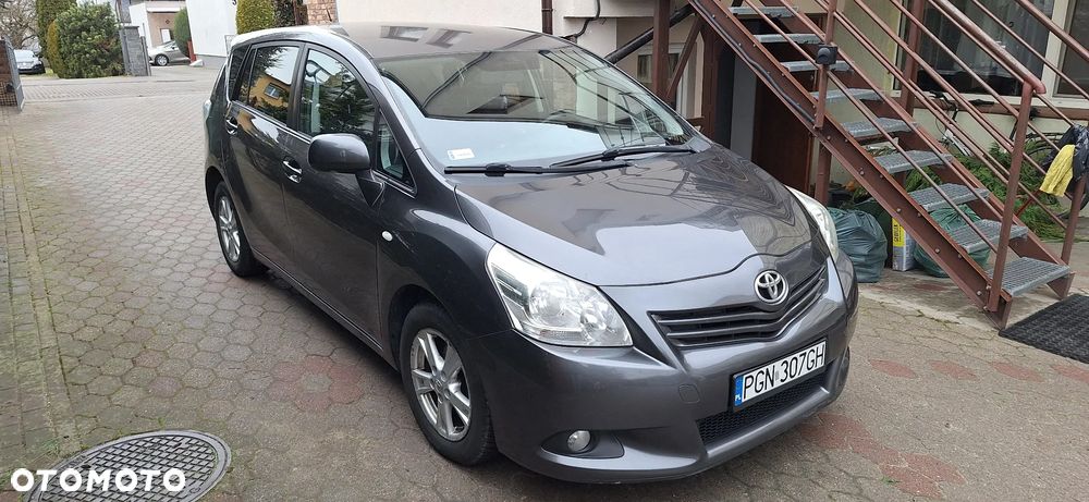 Toyota Verso 2.0 D-4D Luna - 2