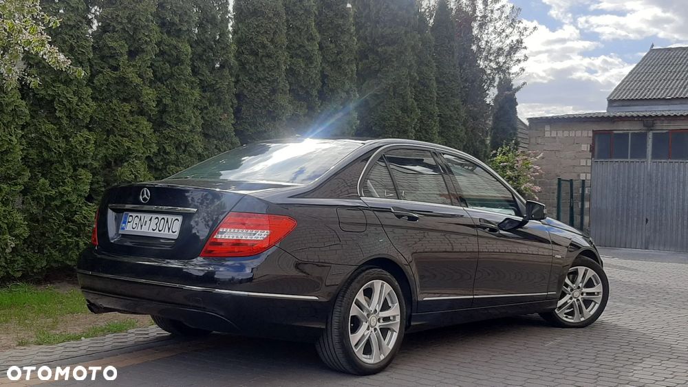 Mercedes-Benz Klasa C 180 CGI BlueEFFICIENCY Avantgarde - 14