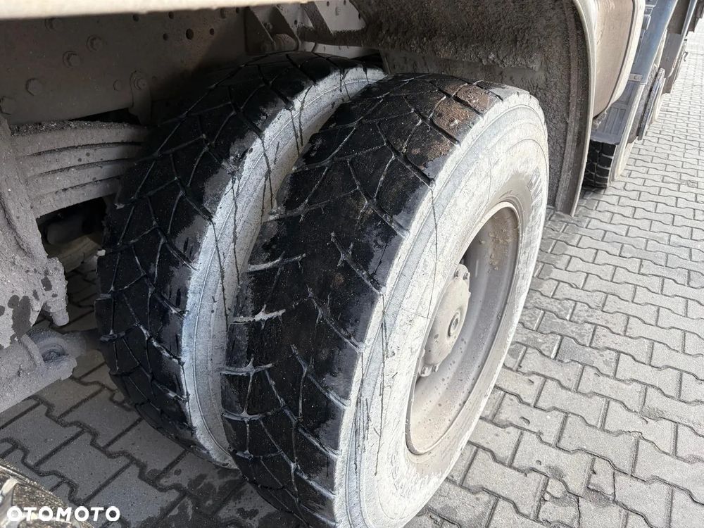 Mercedes-Benz Actros - 17