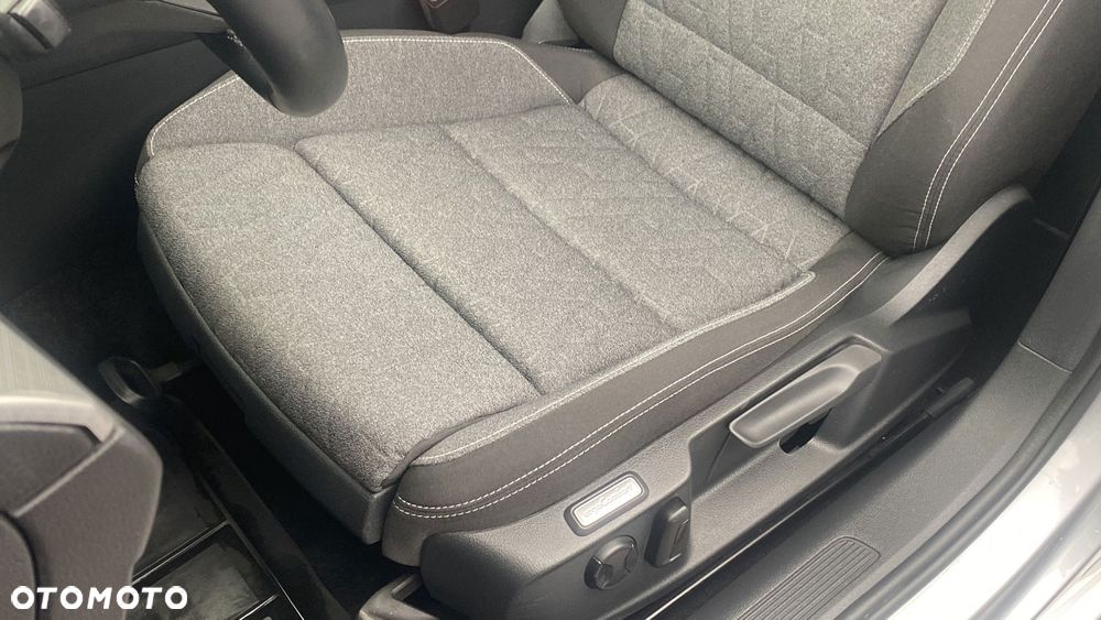 Volkswagen Passat - 18