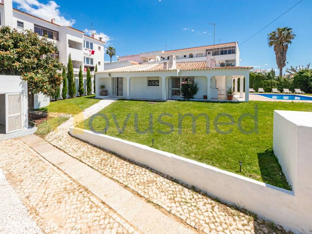 Moradia com Piscina na Zona Premium Areias São João, Albufeira - Grande imagem: 2/34