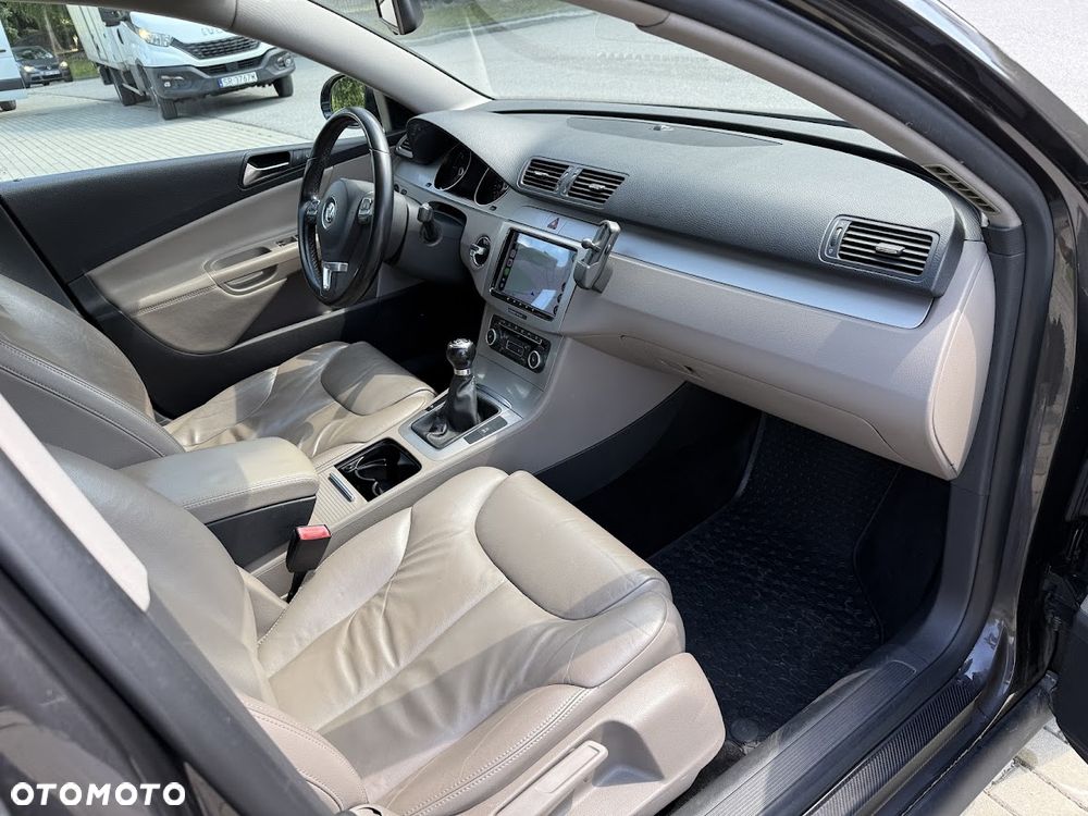 Volkswagen Passat 2.0 Blue TDI SCR Comfortline - 20