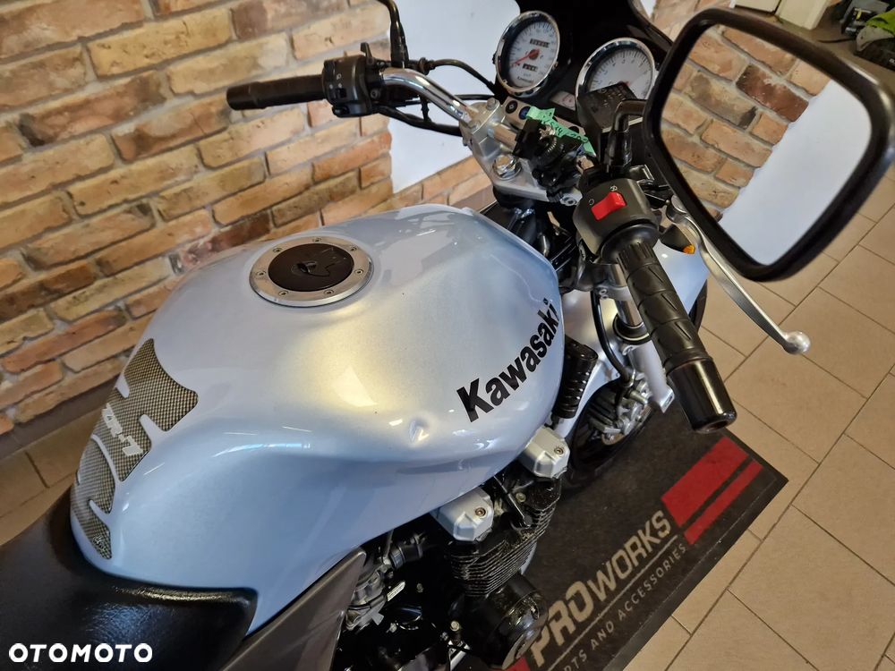 Kawasaki ZR - 19