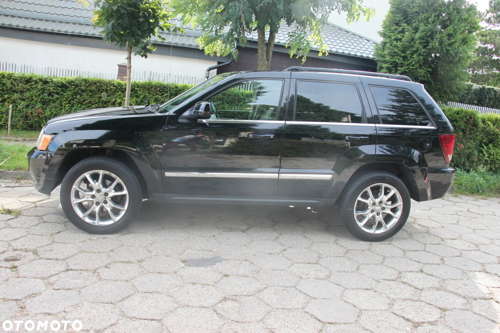 Jeep Grand Cherokee - 16